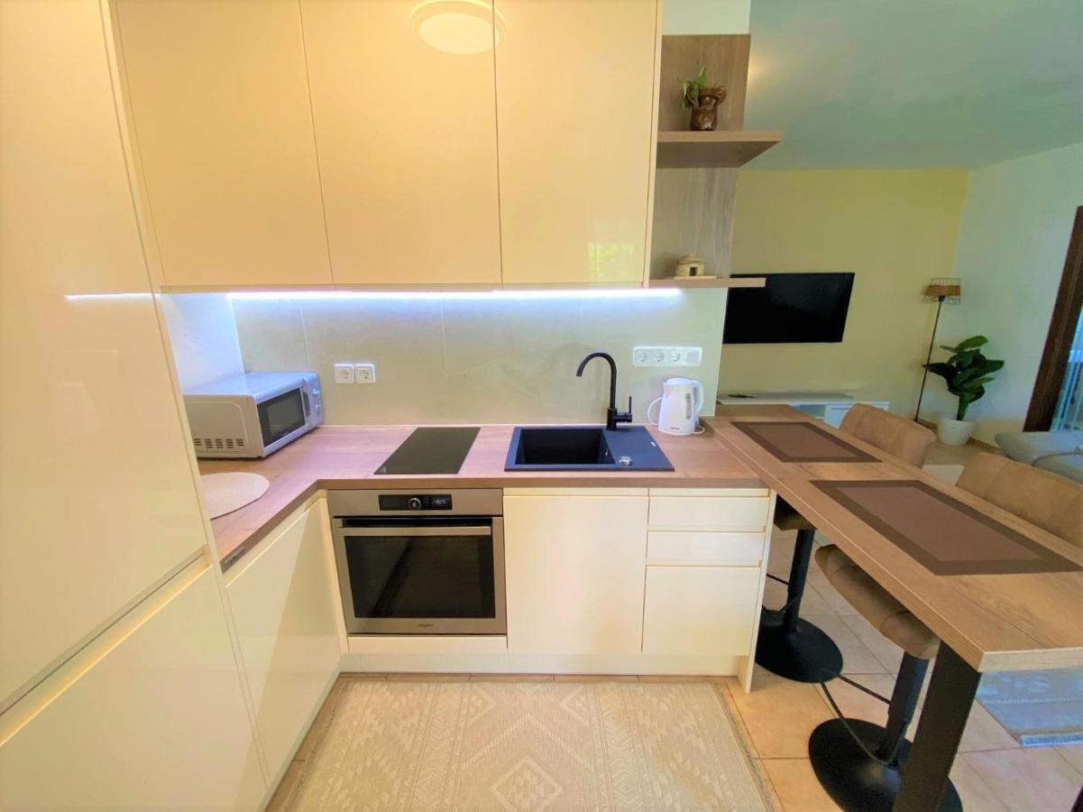 Apartments Primo - พูลา ภายนอก รูปภาพ